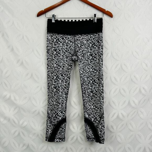 Lululemon Run: Inspire Crop II All Full-On Luxtreme Mini Brushed Animal Size 4 - Picture 5 of 12